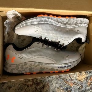 Under Armour Charged Bandit Men’s tennis shoes
